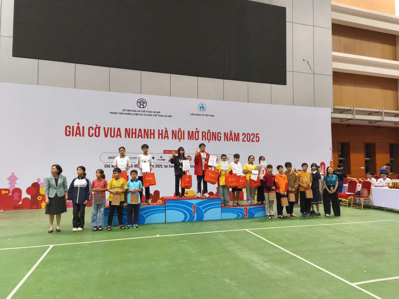 CHÚC MỪNG THÀNH TÍCH CỜ VUA CỦA HỌC SINH SAO VIỆT